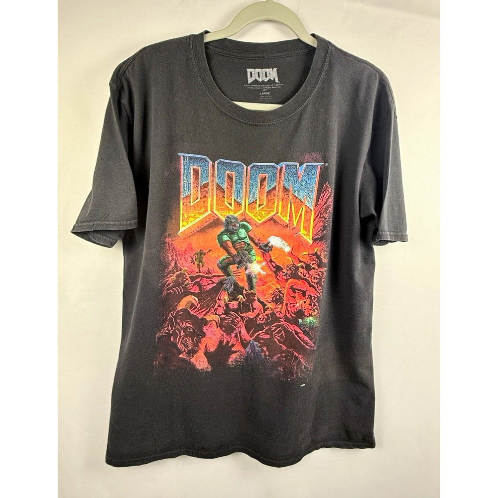 DOOM Bethesda Men's Large Graphic T-Shirt Black Faded Video Game Gamer Tee 2021